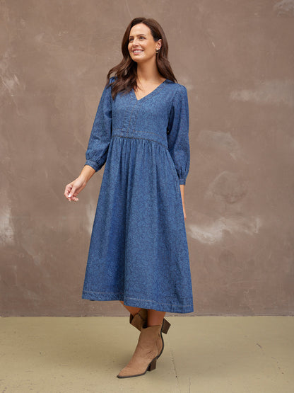 VESTIDO VAQUERO CON CUELLO EN V