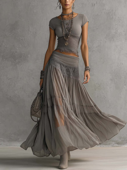 Conjunto de Top con Paneles de Encaje y Falda Maxi Plisada en Gris