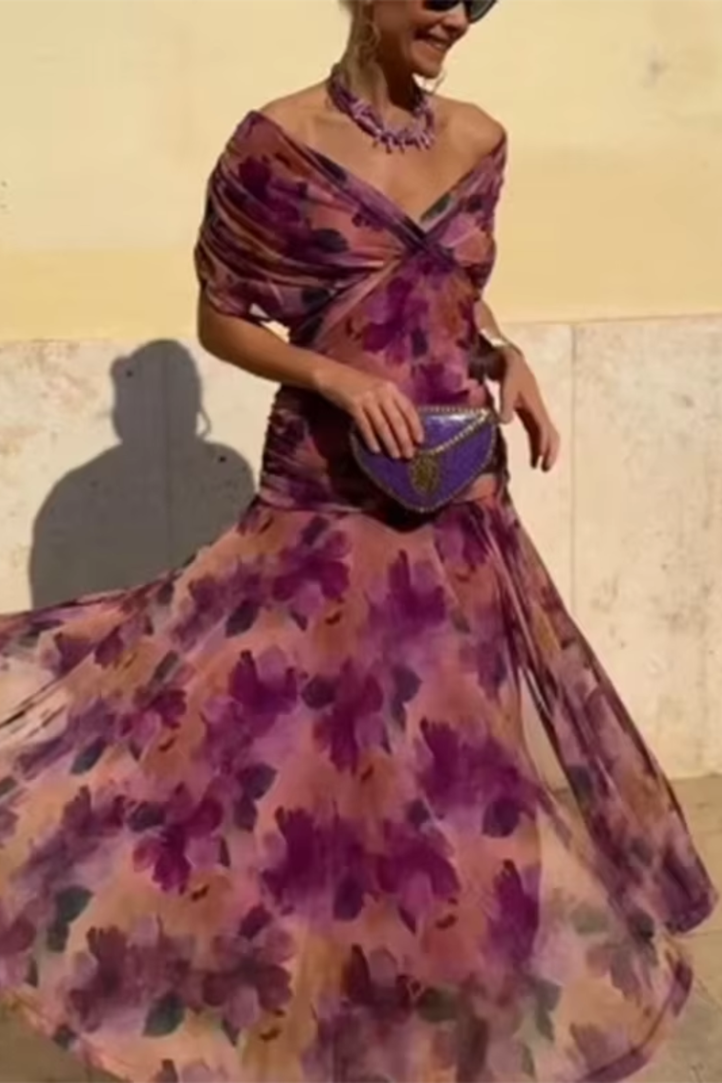 VERO -  ELEGANTE VESTIDO DE FIESTA CON CUELLO EN V