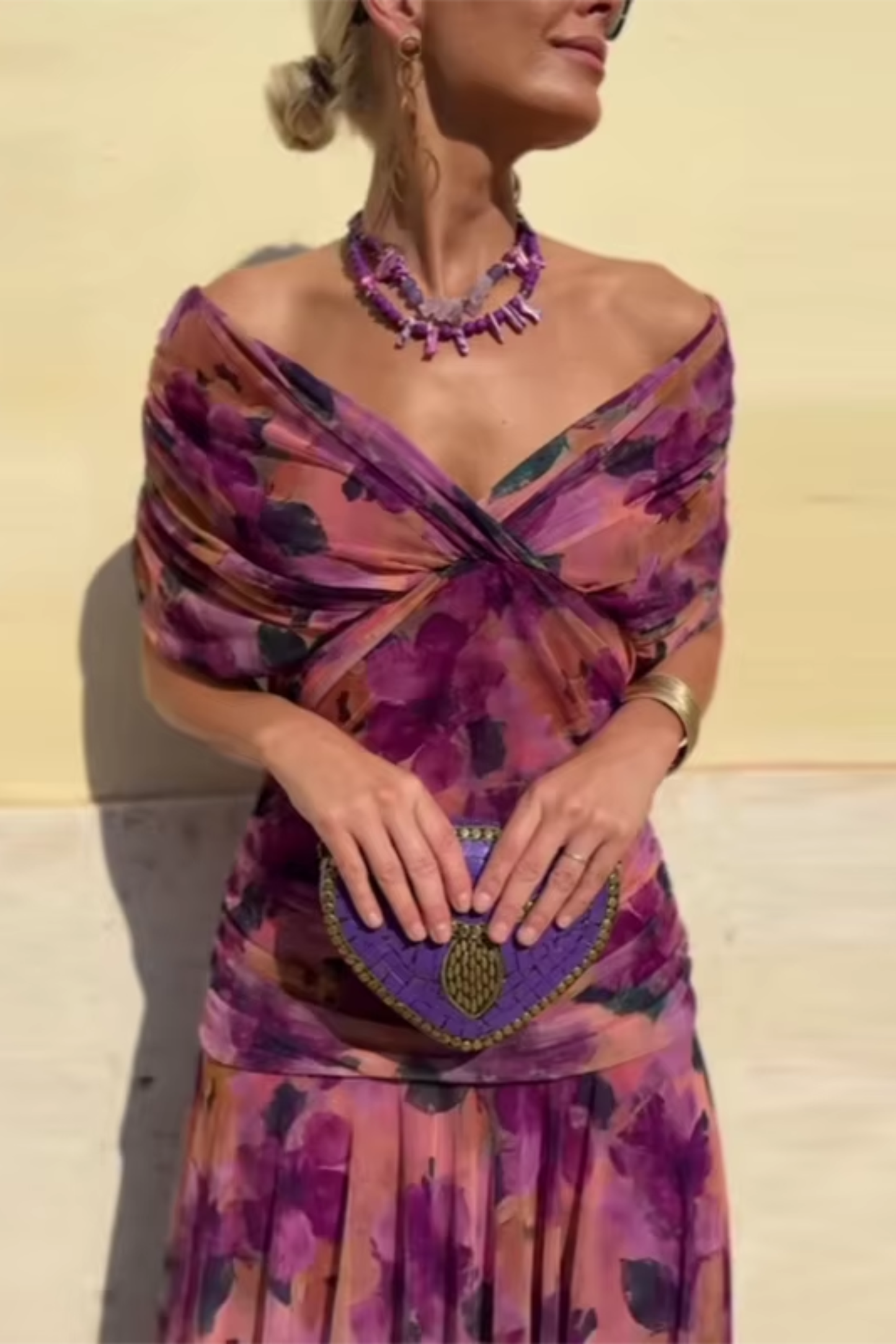 VERO -  ELEGANTE VESTIDO DE FIESTA CON CUELLO EN V
