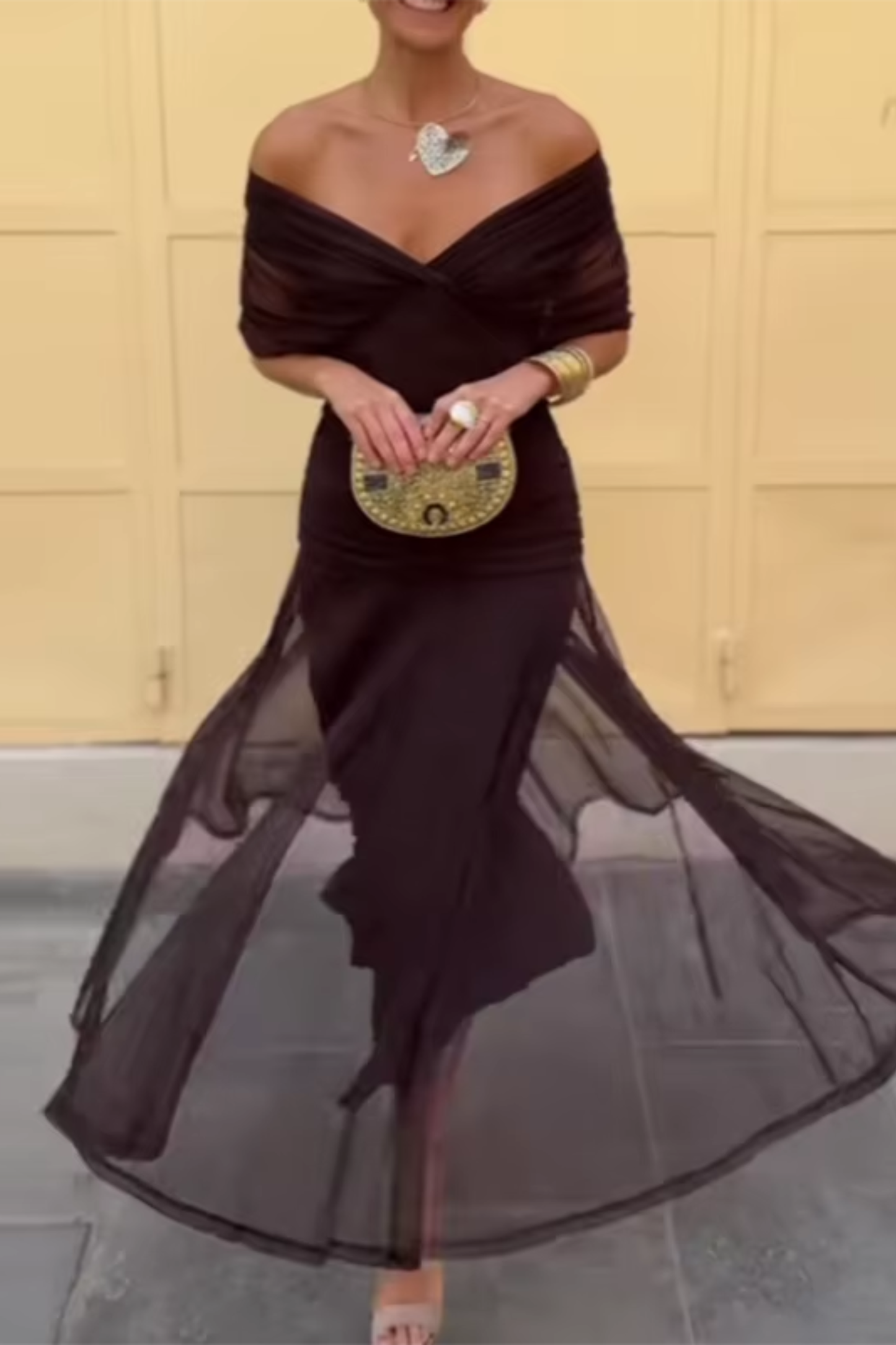 VERO -  ELEGANTE VESTIDO DE FIESTA CON CUELLO EN V