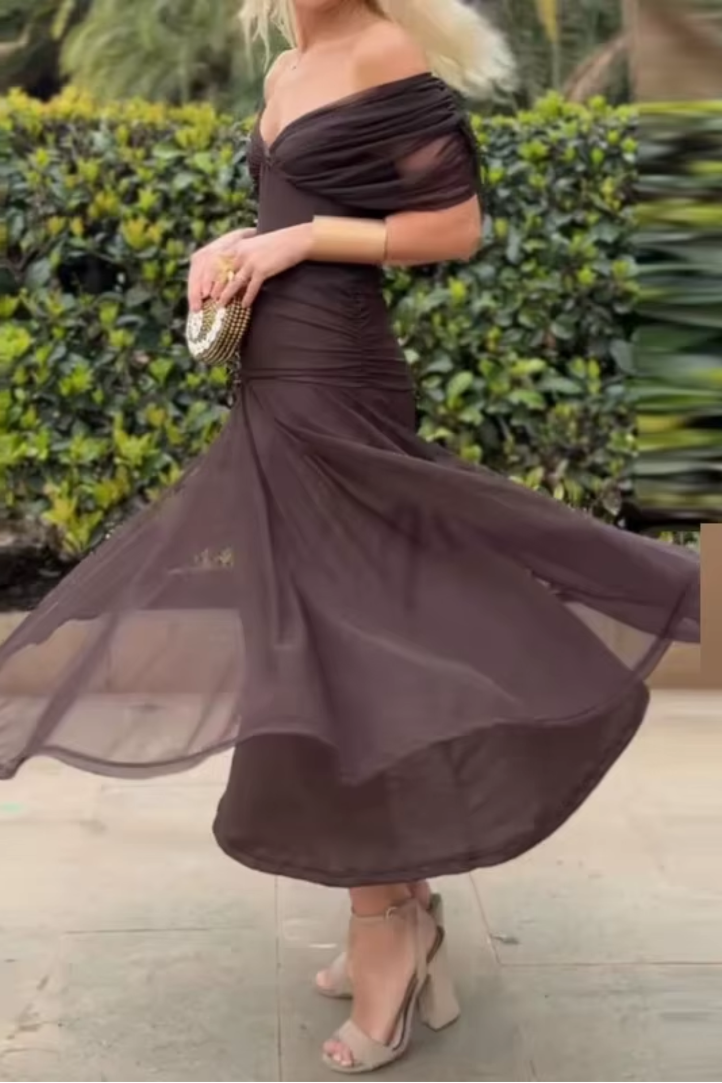VERO -  ELEGANTE VESTIDO DE FIESTA CON CUELLO EN V