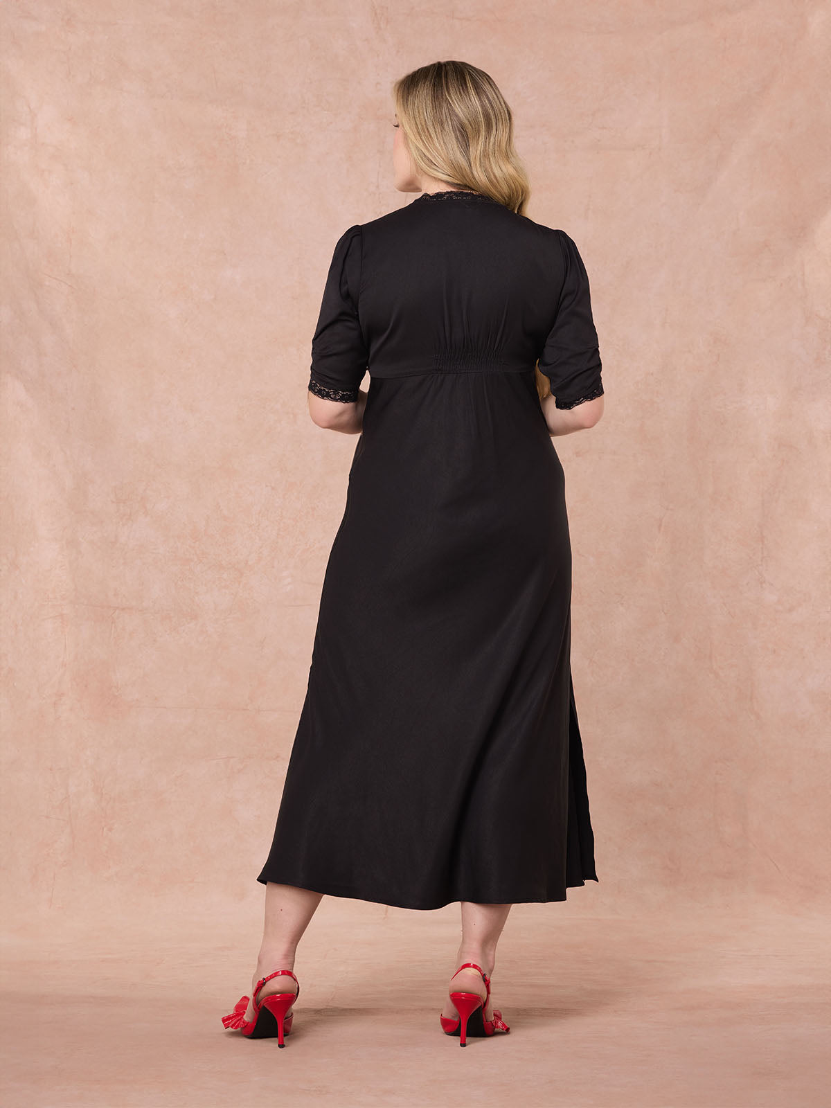VESTIDO MIDI ENCAJE NEGRO